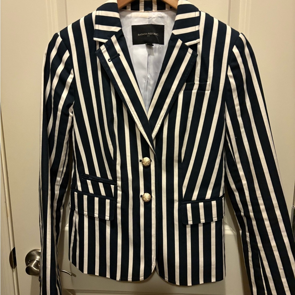 Women’s Banana Republic Navy and White Striped Blazer